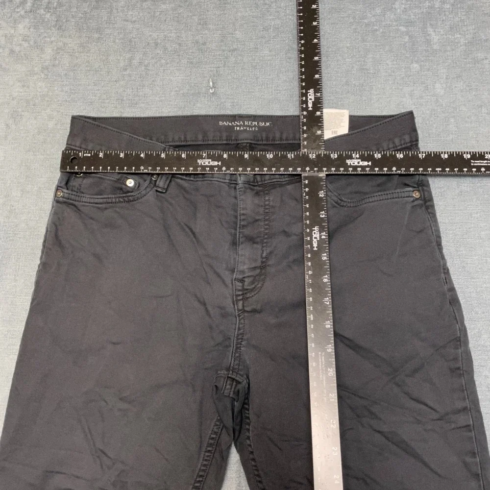Banana Republic Traveler Pant Mens 33x30 Black Cotton Straight Zip Fly Mid Rise